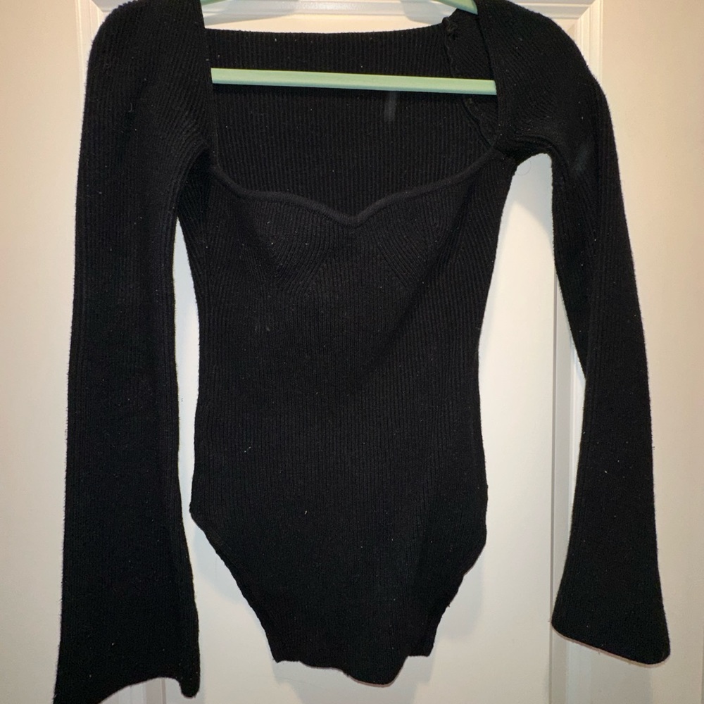 ribbed knit black top